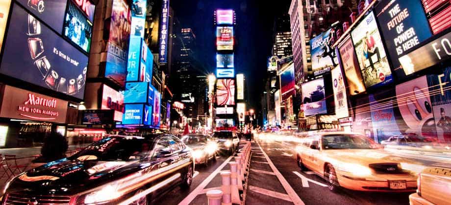 Night on the town limo service NJ - NYC dinner and bar night luxury transportation