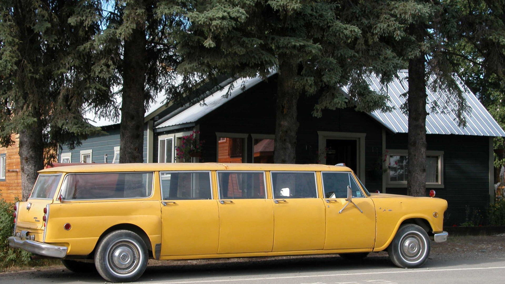 yellow Limo Service